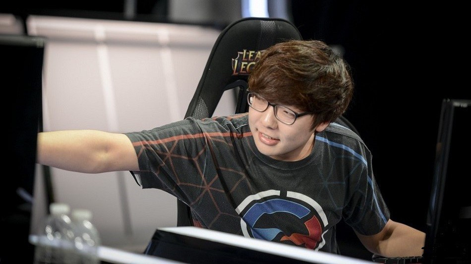 Huhi gia nhập đội hình 100 Thieves, Ryu thành trợ lý HLV