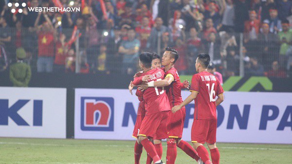 Chỉ cần 3 phút, Việt Nam hủy diệt Campuchia và sẵn sàng chờ Thái Lan ở bán kết AFF Suzuki Cup 2018