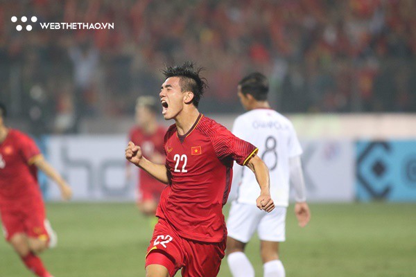 Chỉ cần 3 phút, Việt Nam hủy diệt Campuchia và sẵn sàng chờ Thái Lan ở bán kết AFF Suzuki Cup 2018 - Ảnh 3. Chỉ cần 3 phút, Việt Nam hủy diệt Campuchia và sẵn sàng chờ Thái Lan ở bán kết AFF Suzuki Cup 2018 - Ảnh 3.