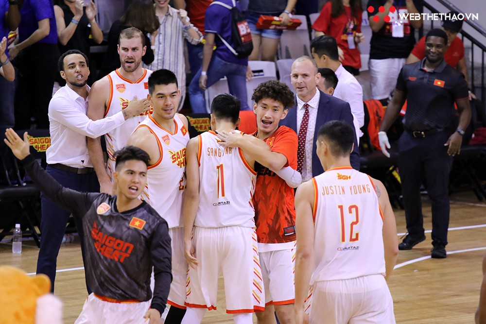 Trevon Hughes và Sang Đinh xuất sắc mang về chiến thắng nghẹt thở cho Saigon Heat trước Macau Black Bears - Ảnh 10. Trevon Hughes và Sang Đinh xuất sắc mang về chiến thắng nghẹt thở cho Saigon Heat trước Macau Black Bears - Ảnh 10.