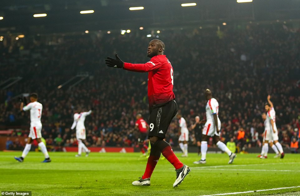 Choáng với số phút tịt ngòi của Lukaku tại Old Trafford sau khi mất hình trước Palace - Ảnh 1. Choáng với số phút tịt ngòi của Lukaku tại Old Trafford sau khi mất hình trước Palace - Ảnh 1.