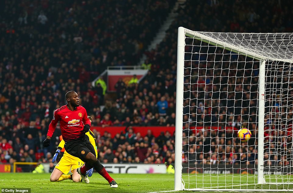 Choáng với số phút tịt ngòi của Lukaku tại Old Trafford sau khi mất hình trước Palace - Ảnh 4. Choáng với số phút tịt ngòi của Lukaku tại Old Trafford sau khi mất hình trước Palace - Ảnh 4.