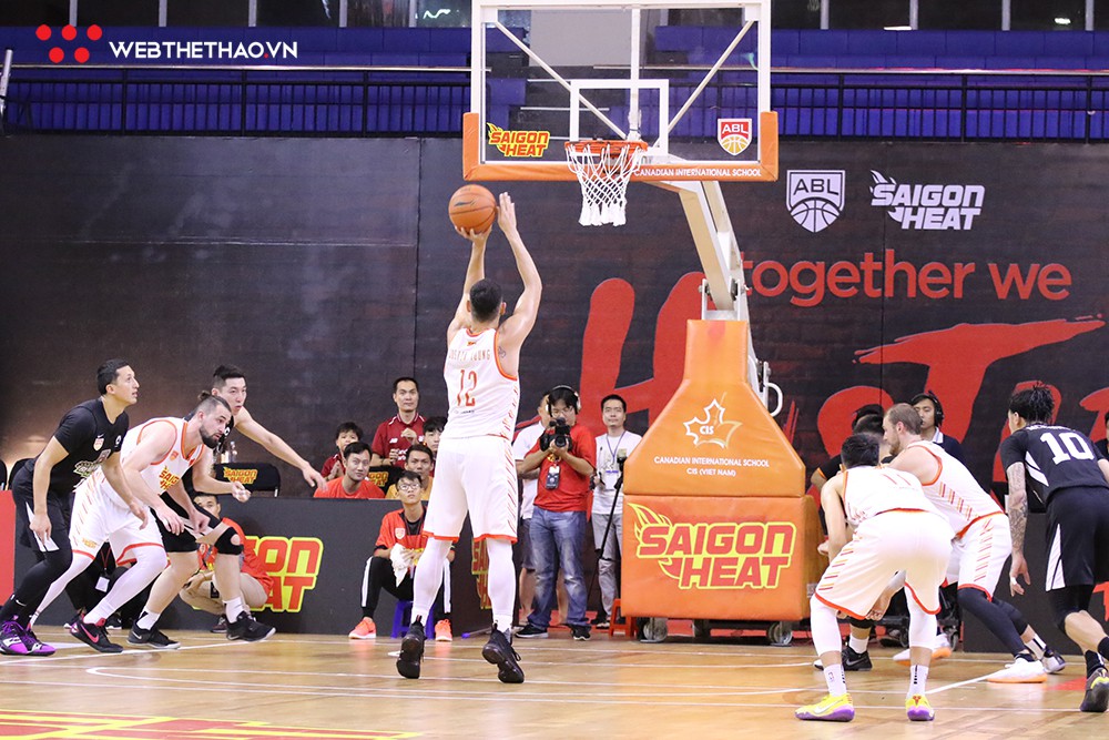 Trevon Hughes và Sang Đinh xuất sắc mang về chiến thắng nghẹt thở cho Saigon Heat trước Macau Black Bears - Ảnh 7. Trevon Hughes và Sang Đinh xuất sắc mang về chiến thắng nghẹt thở cho Saigon Heat trước Macau Black Bears - Ảnh 7.
