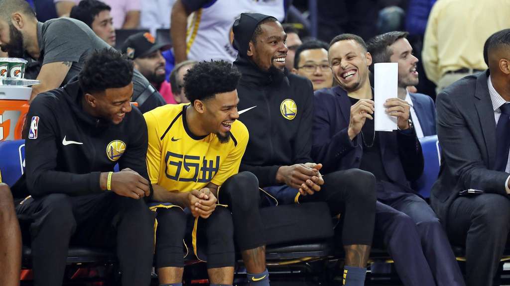Khi Stephen Curry quá nổi tiếng, các đồng đội cũng được thơm lây