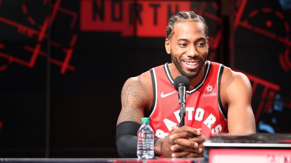 Kawhi Leonard cảm thấy buồn cười khi bị Gregg Popovich chê không thể lãnh đạo