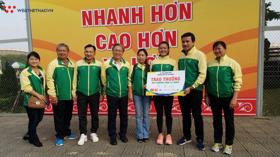Lê Tú Chinh suýt xô đổ KLQG của nữ hoàng tốc độ Vũ Thị Hương - Ảnh 4.