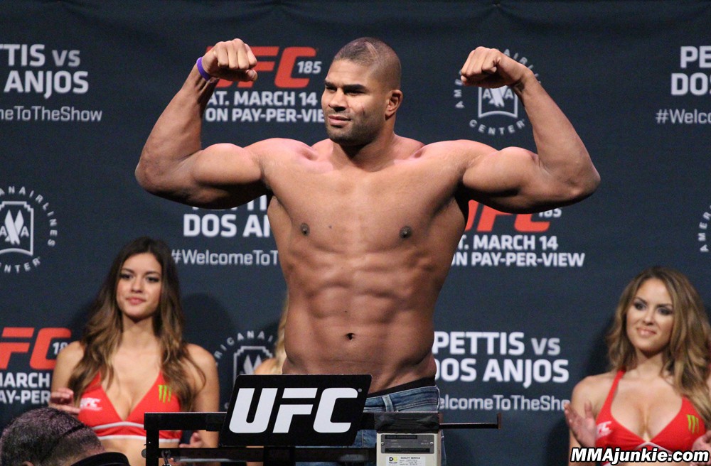Alistair Overeem bất ngờ thách đấu vựa muối của UFC Derrick Lewis - Ảnh 2.