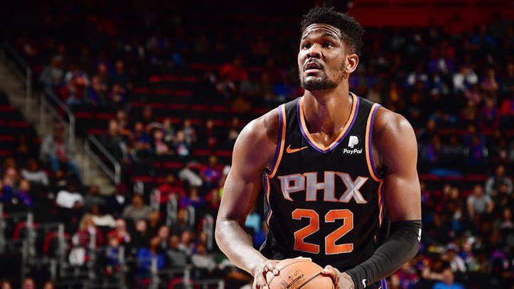 Tân binh DeAndre Ayton đang trên đường lập mùa giải lịch sử tại NBA