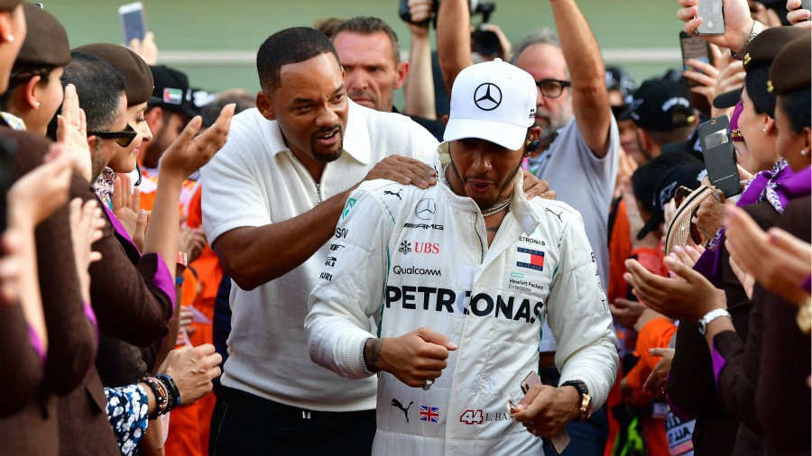 SỐC: Will Smith "bắt cóc" Hamilton ngay trước Abu Dhabi GP