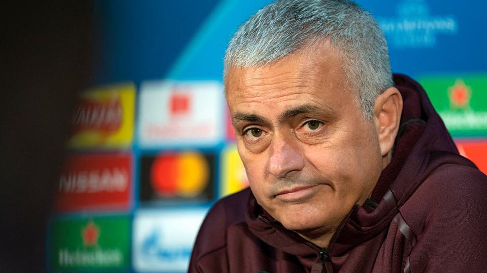 Mourinho cảnh báo cầu thủ Man Utd: "Ông nào sợ sức ép thì ở nhà!"