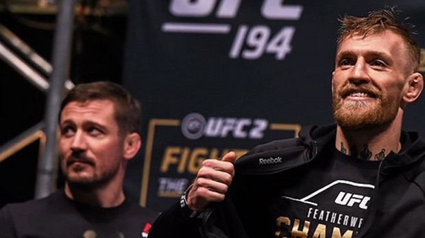 John Kavanagh tiết lộ "sự tò mò" là một nhân tố khiến Conor thua đau trước Khabib