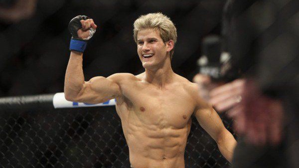 UFC chính thức từ bỏ Sage Northcutt, ONE sẽ có thêm 
"soái ca" Super Saiyan?
