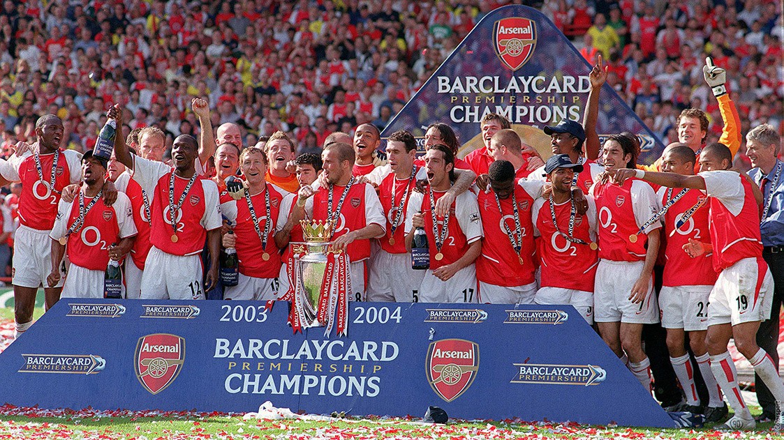 Từ sau chức vô địch Ngoại hạng Anh của Arsenal, Iphone đã thay đổi thế giới điện thoại còn Robben... rụng hết cả tóc!