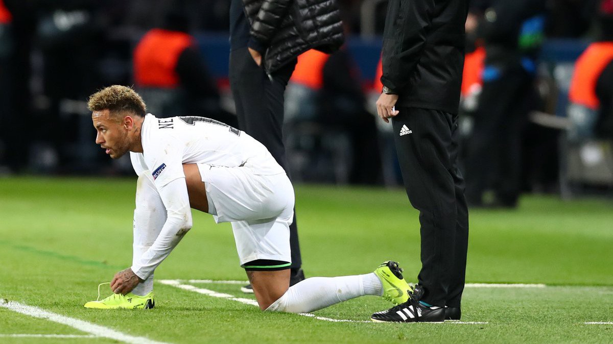 Neymar chọc thủng lưới Liverpool và đi vào lịch sử C1/Champions League nhờ màn... thay giày?