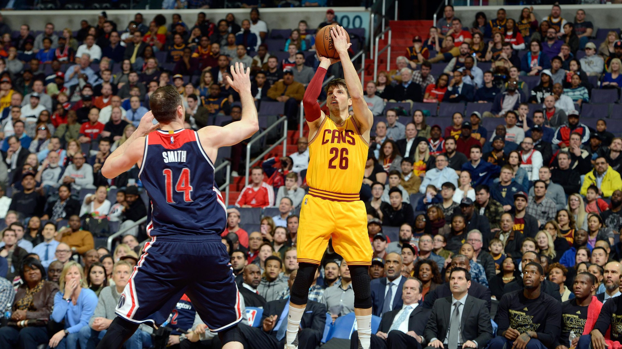 Rời Cavaliers, xạ thủ Kyle Korver trở về với mái nhà xưa