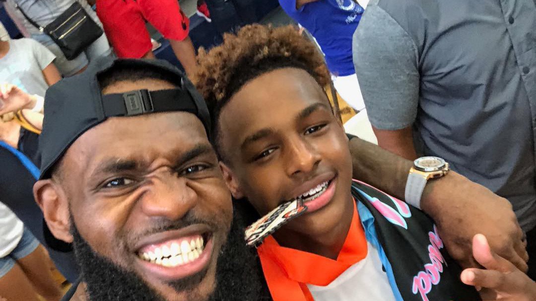 LeBron James muốn con trai được huyền thoại bóng rổ Mỹ dạy dỗ