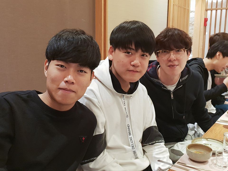 Sau bữa ăn chia tay SKT18, ngày hôm qua là bữa ăn chào mừng và gặp mặt của SKT19 - Ảnh 3.