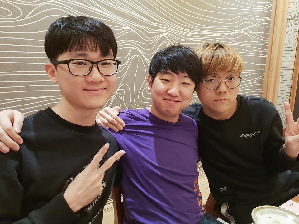 Sau bữa ăn chia tay SKT18, ngày hôm qua là bữa ăn chào mừng và gặp mặt của SKT19 - Ảnh 10.