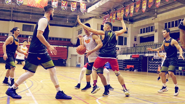 HLV Kyle Julius hài lòng về Saigon Heat, đặc biệt là cầu thủ Việt kiều dù thua sít sao Singapore Slingers