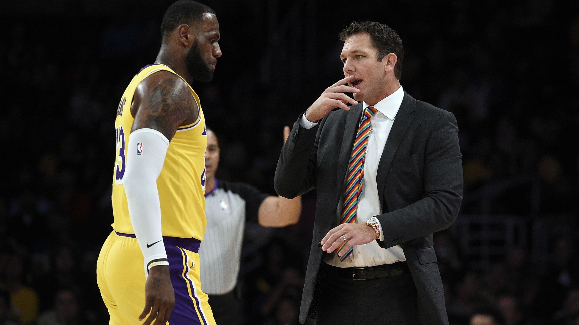 Bạn thân LeBron James bất ngờ bóng gió về HLV mới của LA Lakers