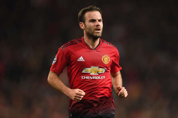 Điểm lại những bản hợp đồng tháng 1 của Man Utd, Mourinho chợt nổi da gà - Ảnh 8. Điểm lại những bản hợp đồng tháng 1 của Man Utd, Mourinho chợt nổi da gà - Ảnh 8.