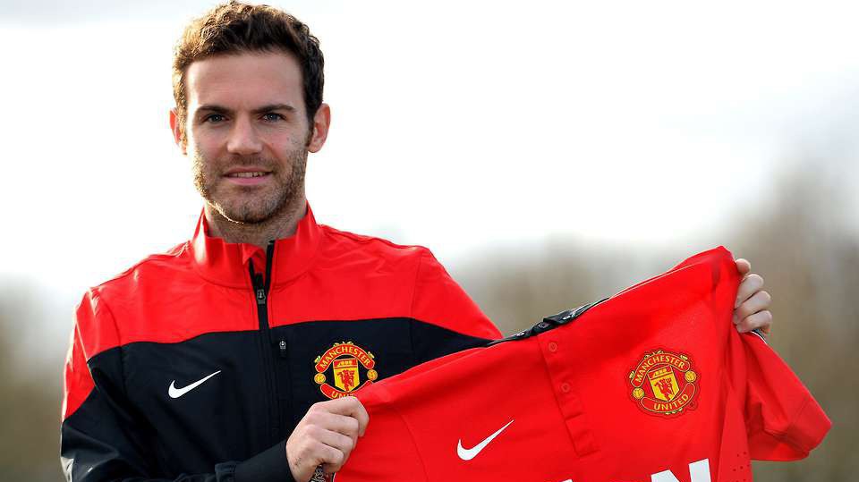 Điểm lại những bản hợp đồng tháng 1 của Man Utd, Mourinho chợt "nổi da gà"