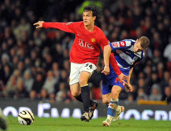 Điểm lại những bản hợp đồng tháng 1 của Man Utd, Mourinho chợt nổi da gà - Ảnh 2. Điểm lại những bản hợp đồng tháng 1 của Man Utd, Mourinho chợt nổi da gà - Ảnh 2.