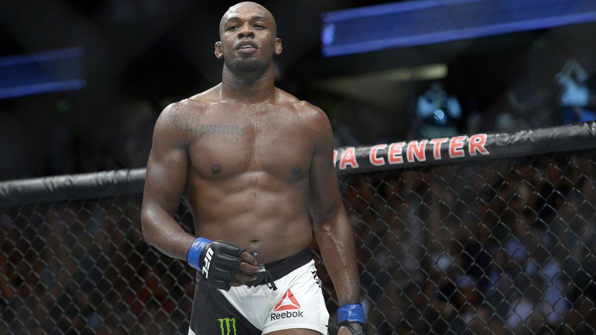 Jon Jones trở mặt, tuyên bố Daniel Cormier không xứng đáng với trận tái đấu