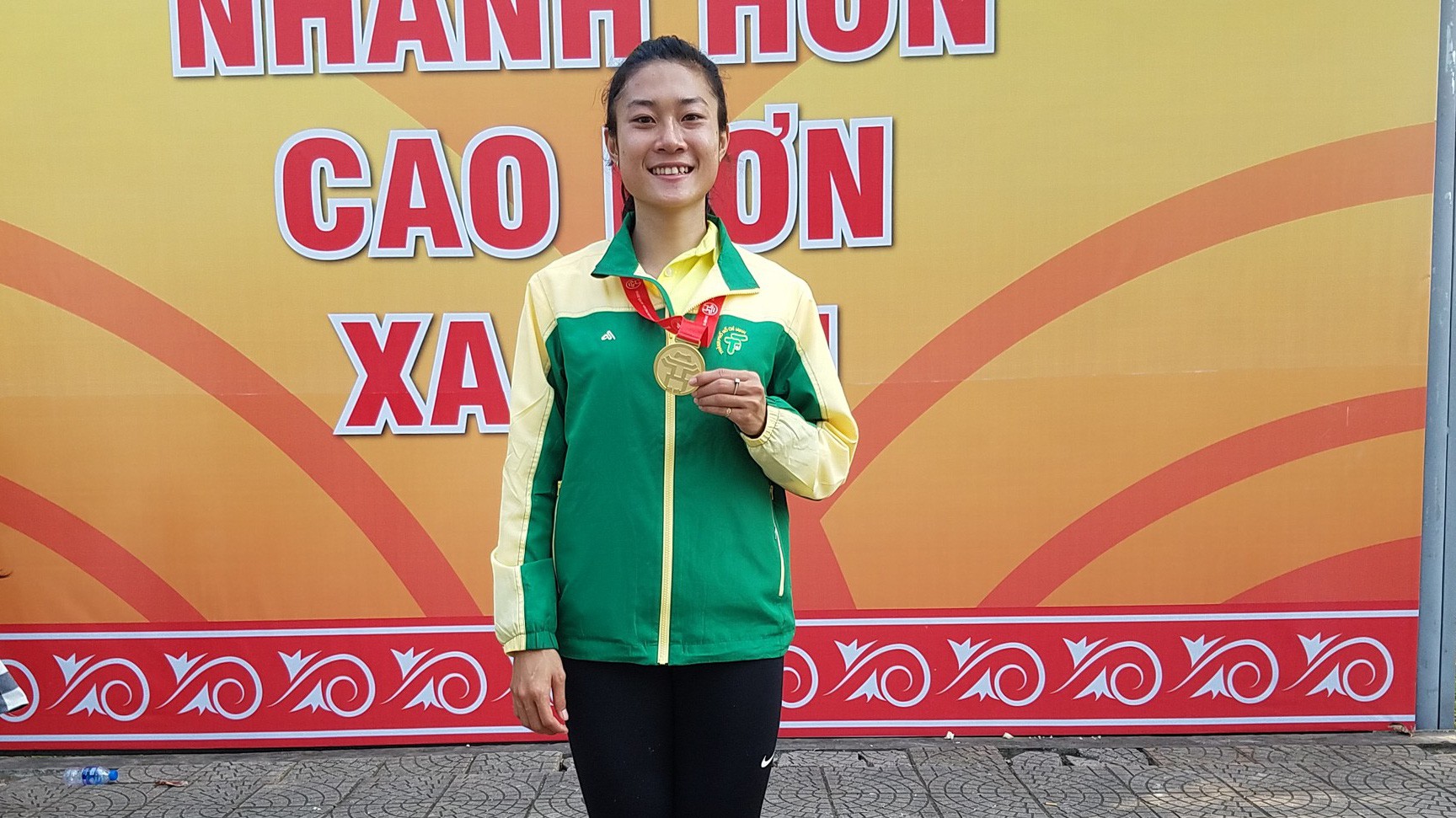 Tú Chinh, Quách Thị Lan, Ngần Ngọc Nghĩa hoàn tất "hat-trick" HCV