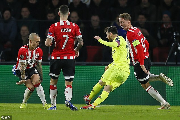 Lionel Messi sẽ làm chậm đối thủ tuổi già như thế nào? - Ảnh 1. Lionel Messi sẽ làm chậm đối thủ tuổi già như thế nào? - Ảnh 1.