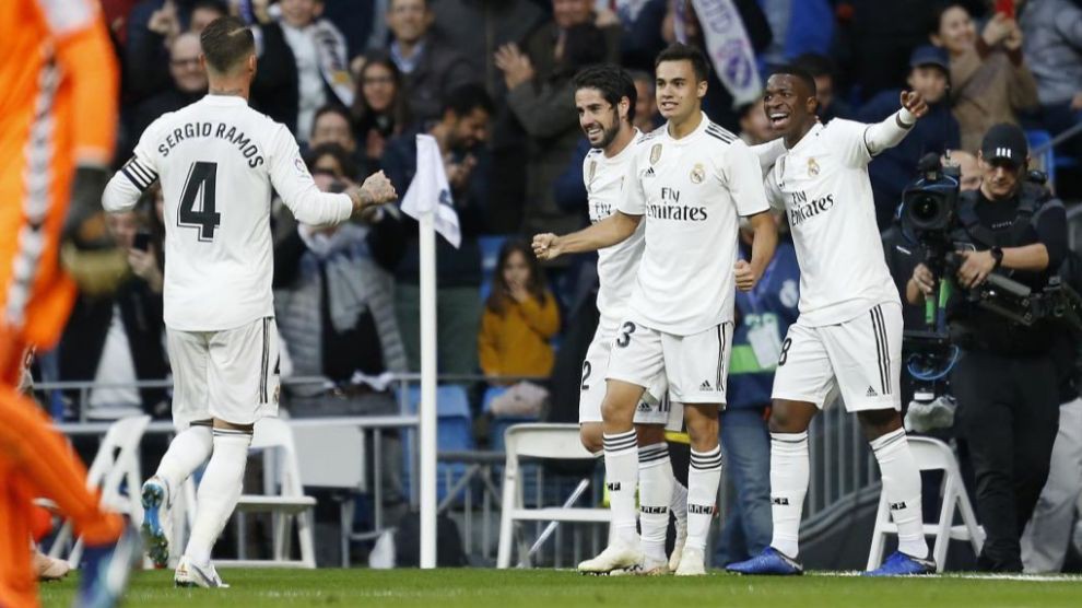 "Kỷ lục gia" Ramos, người hùng Vinicius và top 5 điểm nhấn trận Real Madrid - Valladolid