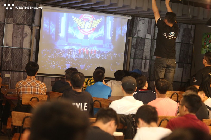 Sôi động Viewing Party cổ vũ trận chung kết CKTG 2018 BO5 của fan LMHT Việt Nam - Ảnh 6. Sôi động Viewing Party cổ vũ trận chung kết CKTG 2018 BO5 của fan LMHT Việt Nam - Ảnh 6.