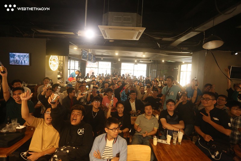Sôi động Viewing Party cổ vũ trận chung kết CKTG 2018 BO5 của fan LMHT Việt Nam - Ảnh 16. Sôi động Viewing Party cổ vũ trận chung kết CKTG 2018 BO5 của fan LMHT Việt Nam - Ảnh 16.