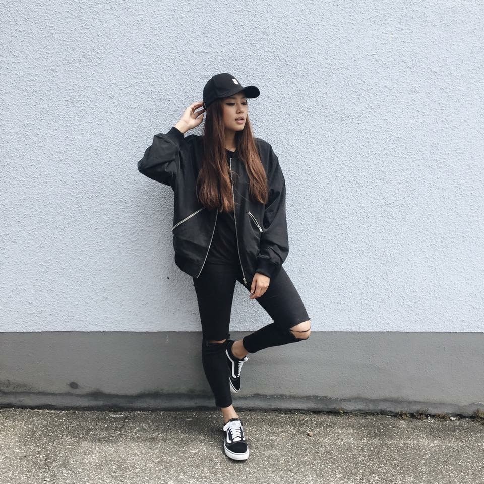 Giày thể thao màu gì dễ phối đồ nhất? - Ảnh 4. Giày thể thao màu gì dễ phối đồ nhất? - Ảnh 4.