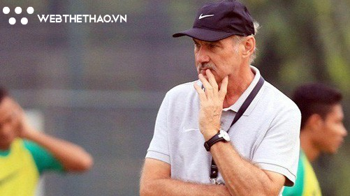HLV Alfred Riedl với Webthethao.vn:
              “Việt Nam mạnh hơn Thái Lan vì... ”