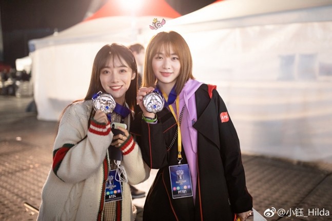 Rookie bất ngờ công khai tình cảm với bạn gái giấu mặt ngay sau đại thắng CKTG 2018 - Ảnh 5. Rookie bất ngờ công khai tình cảm với bạn gái giấu mặt ngay sau đại thắng CKTG 2018 - Ảnh 5.