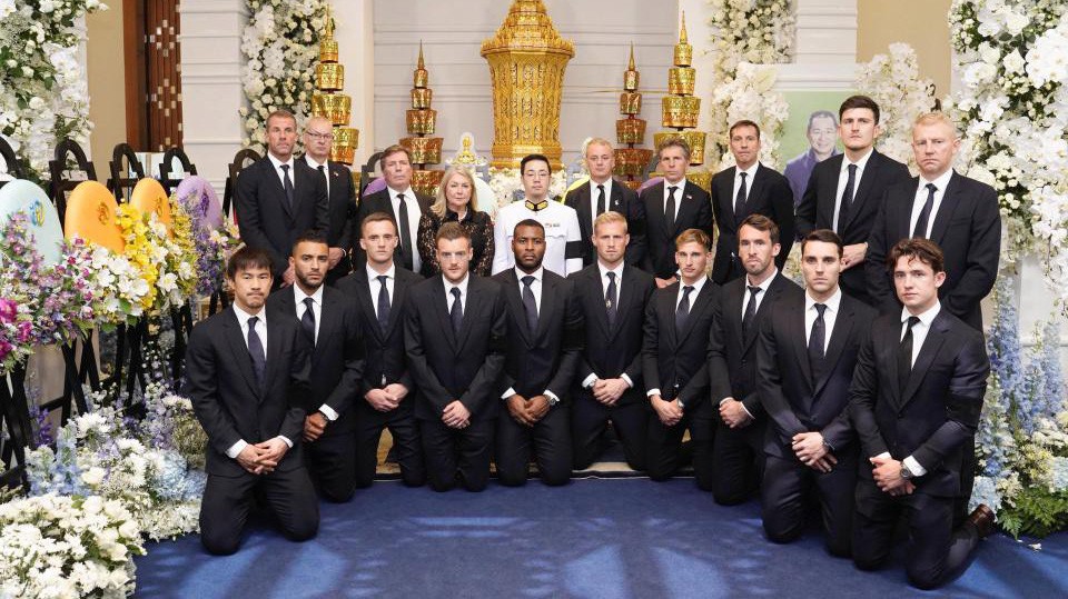 Thành viên Leicester bay 15 tiếng sang Thái dự lễ tang ông chủ Vichai