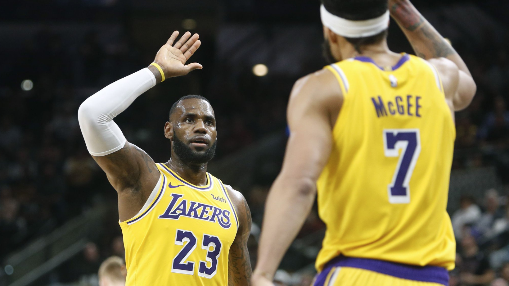 Ai cũng chê Luke Walton, nhưng Los Angeles Lakers chơi tệ đâu phải hoàn toàn vì huấn luyện viên