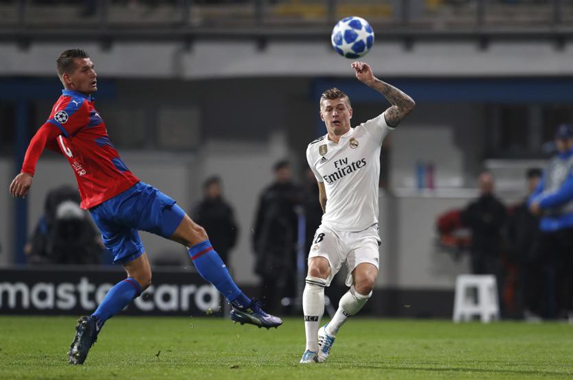 Cột mốc mới của Benzema - Bale, kỷ lục cho HLV Solari và top 5 điểm nhấn trận Viktoria Plzen - Real Madrid - Ảnh 4. Cột mốc mới của Benzema - Bale, kỷ lục cho HLV Solari và top 5 điểm nhấn trận Viktoria Plzen - Real Madrid - Ảnh 4.