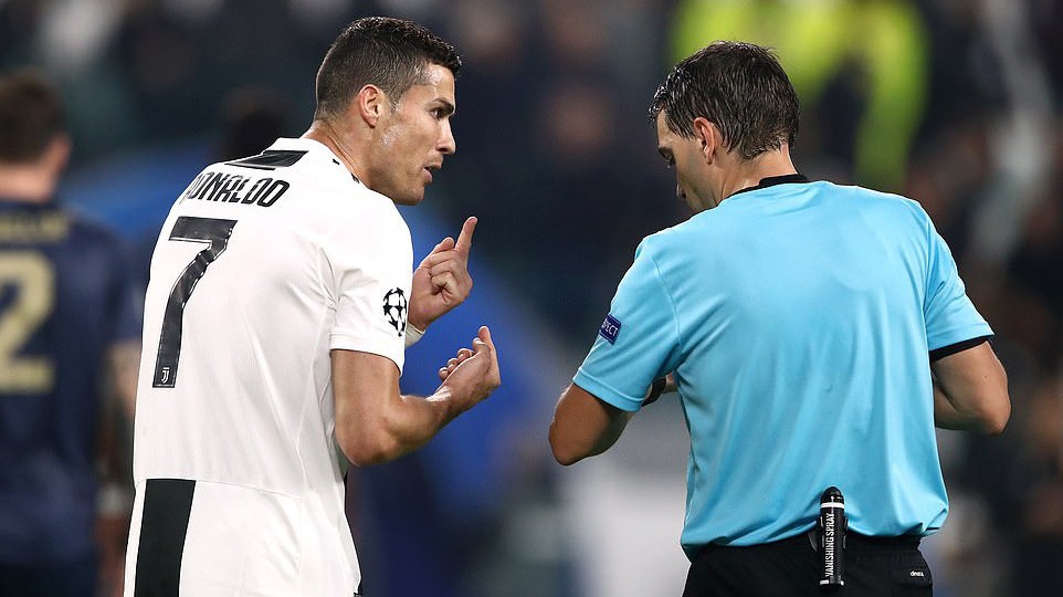 Ronaldo buông lời ám chỉ điều gì sau khi ghi bàn nhưng Juventus vẫn thua ngược Man Utd?