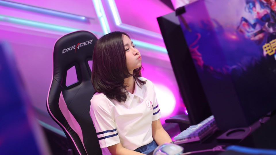 "Đám đàn bà rách chuyện" đang phá hủy Esports?