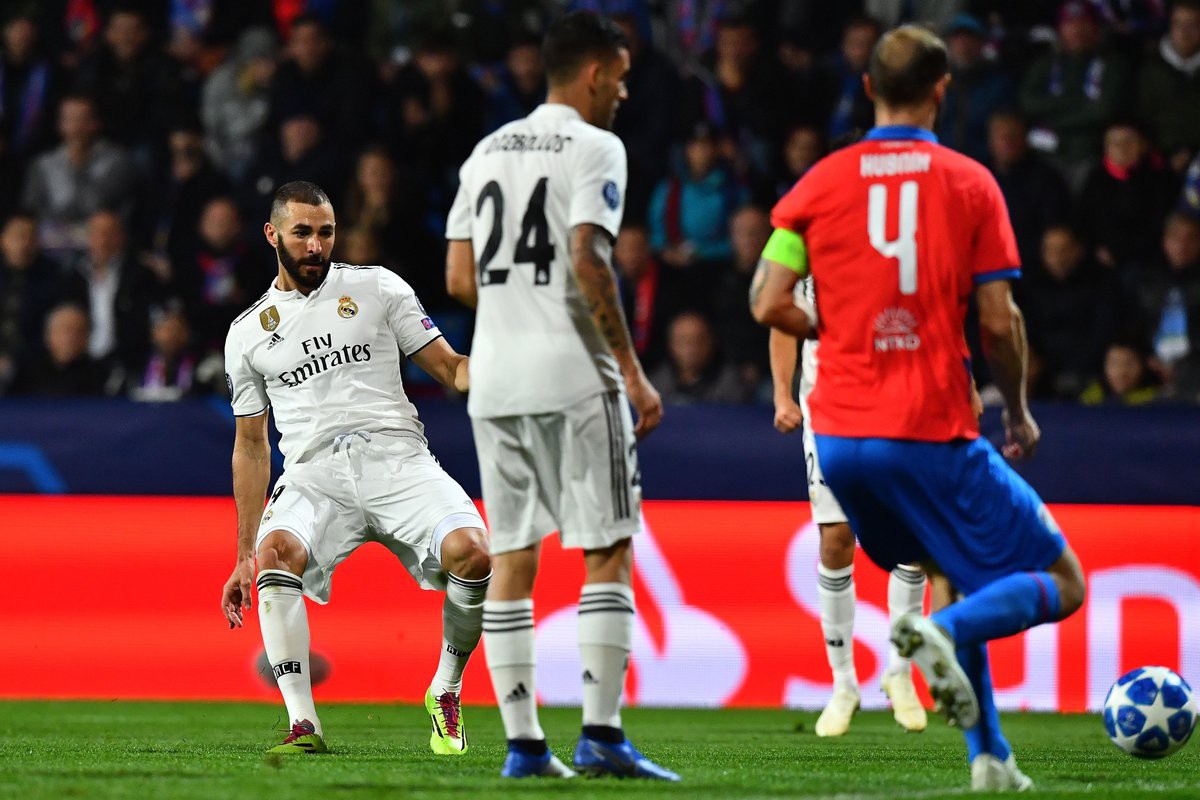Cột mốc mới của Benzema - Bale, kỷ lục cho HLV Solari và top 5 điểm nhấn trận Viktoria Plzen - Real Madrid - Ảnh 1. Cột mốc mới của Benzema - Bale, kỷ lục cho HLV Solari và top 5 điểm nhấn trận Viktoria Plzen - Real Madrid - Ảnh 1.
