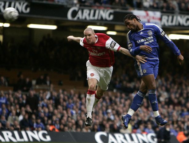 Drogba chính thức giải nghệ, cùng nhìn lại 10 khoảnh khắc đáng nhớ nhất của voi rừng trong màu áo Chelsea - Ảnh 3. Drogba chính thức giải nghệ, cùng nhìn lại 10 khoảnh khắc đáng nhớ nhất của voi rừng trong màu áo Chelsea - Ảnh 3.