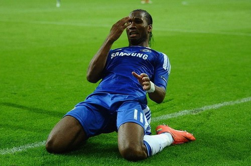 Drogba chính thức giải nghệ, cùng nhìn lại 10 khoảnh khắc đáng nhớ nhất của voi rừng trong màu áo Chelsea - Ảnh 8. Drogba chính thức giải nghệ, cùng nhìn lại 10 khoảnh khắc đáng nhớ nhất của voi rừng trong màu áo Chelsea - Ảnh 8.