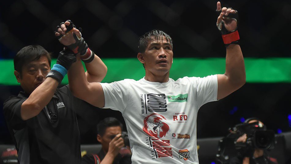 Eduard Folayang được ONE Championship vinh danh "Anh hùng võ thuật năm 2018"