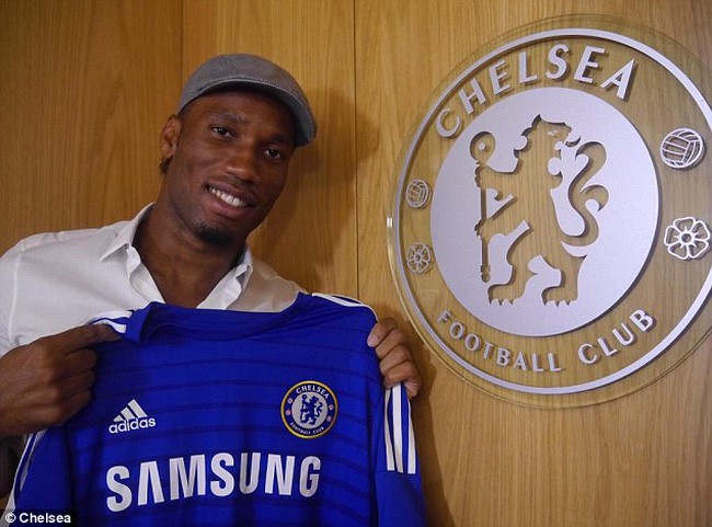 Drogba chính thức giải nghệ, cùng nhìn lại 10 khoảnh khắc đáng nhớ nhất của voi rừng trong màu áo Chelsea - Ảnh 9. Drogba chính thức giải nghệ, cùng nhìn lại 10 khoảnh khắc đáng nhớ nhất của voi rừng trong màu áo Chelsea - Ảnh 9.