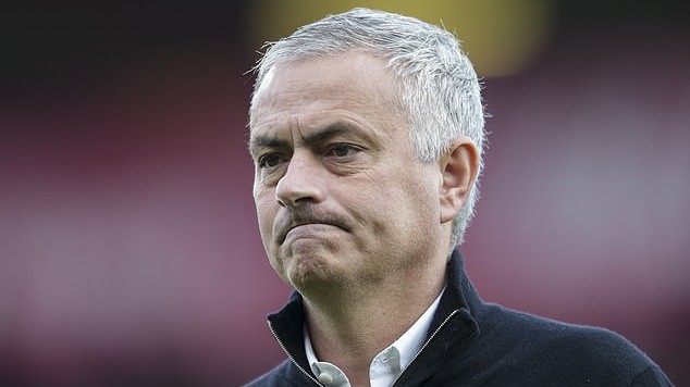 Sau thời Sir Alex, Man Utd chưa bao giờ làm được điều mà Man City thấy “có gì khó đâu!”