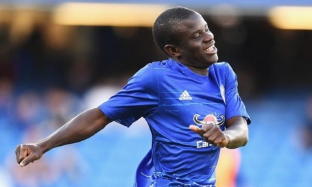 Nam thần NGolo Kante vẫn tươi cười dù bị đàn em cho ăn hành trong game - Ảnh 2. Nam thần NGolo Kante vẫn tươi cười dù bị đàn em cho ăn hành trong game - Ảnh 2.