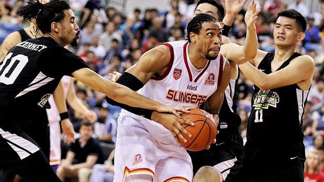 Singapore Slingers 98-88 Macau Black Bears: Chủ nhà tiếp tục thăng hoa