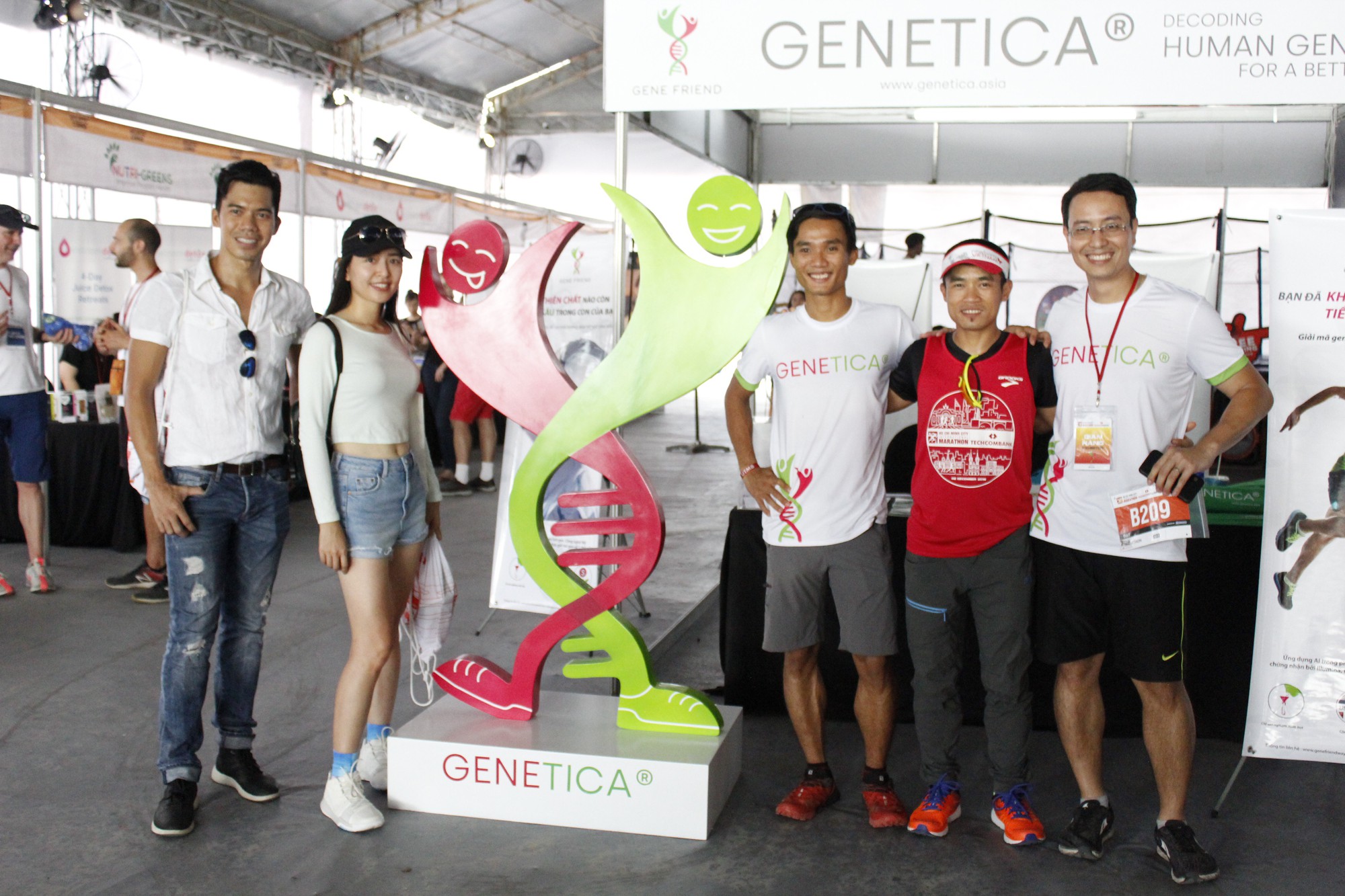 Hàng ngàn VĐV hào hứng đến nhận bib marathon quốc tế Techcombank - Ảnh 9. Hàng ngàn VĐV hào hứng đến nhận bib marathon quốc tế Techcombank - Ảnh 9.